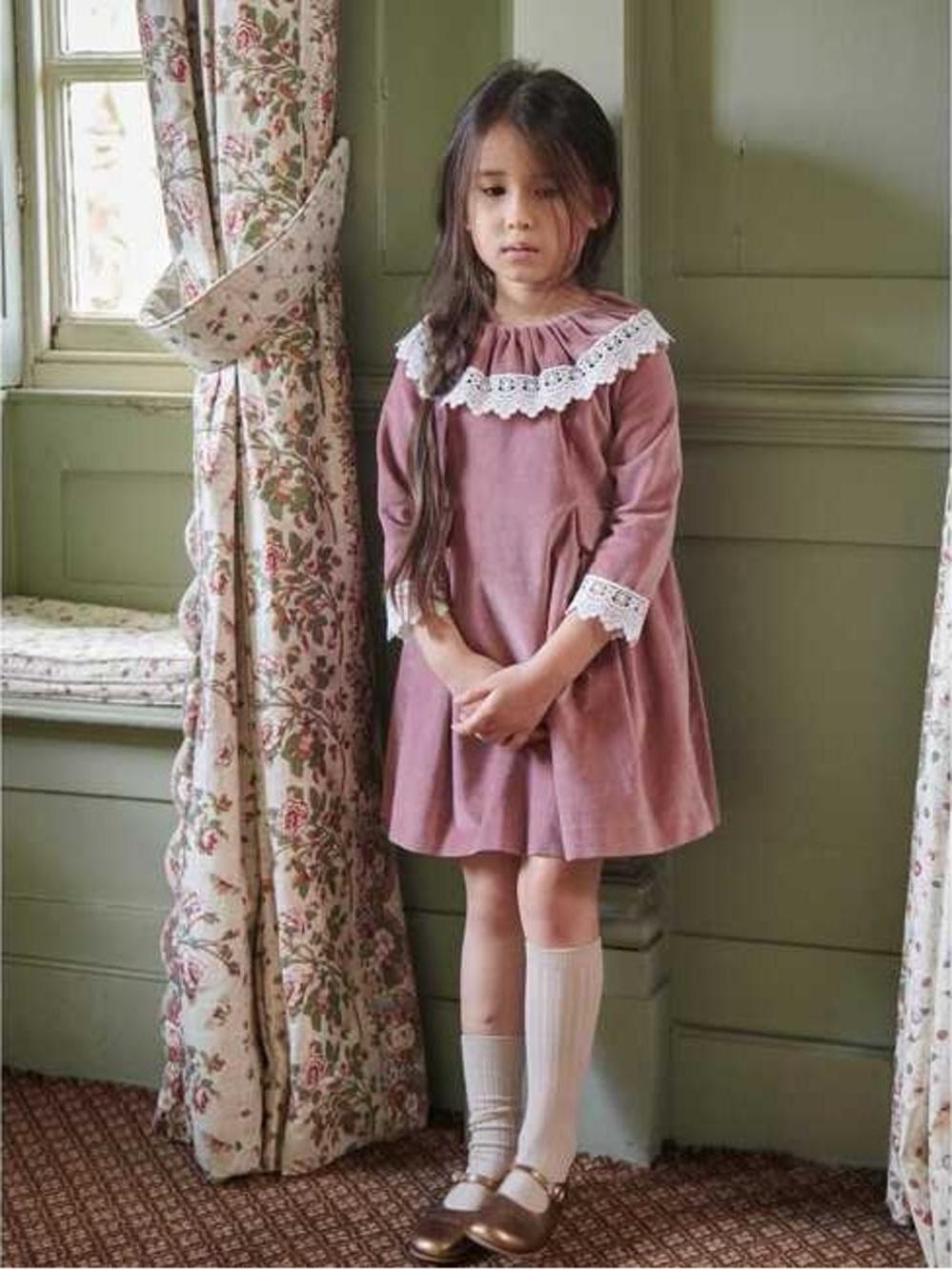La Coqueta Maranta Girls Velvet Pink Dress with beautiful lace collar !!! 6Y